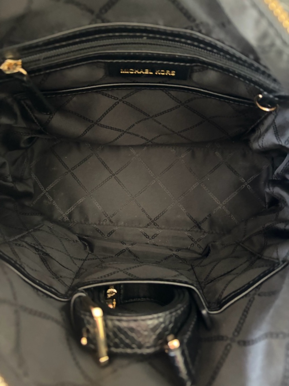 Michael Kors Large Elson Satchel - Picture 11 of 15